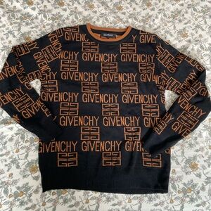 Givenchy Crewneck stretchy sweater style
